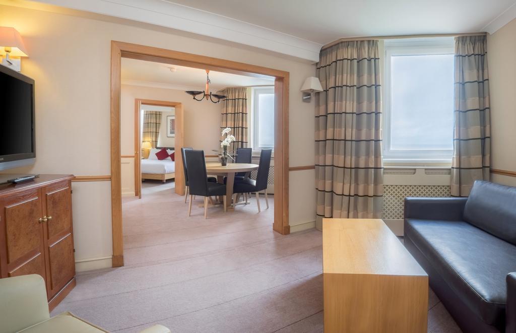 Grand Hotel Blackpool Esterno foto A room at the hotel